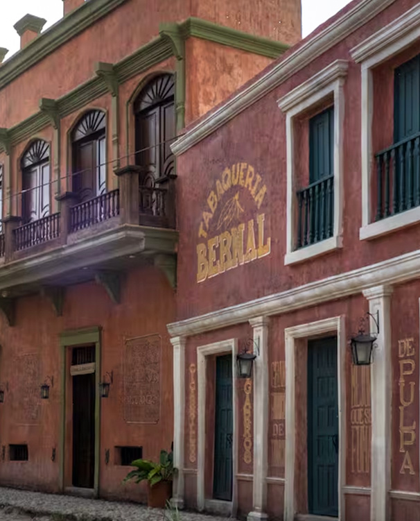 
Colonial facades.