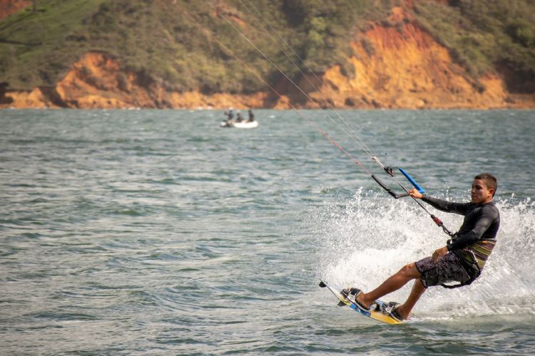 KiteSurf at Lake Calima, Valle del Cauca, Colombia