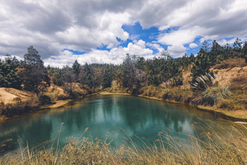 Los Pozos Azules are part of the landscape that you can experience while doing equestrian tourism in Colombia.