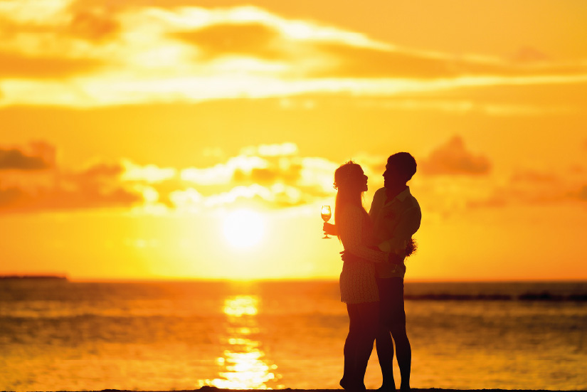 Atardecer en pareja en Providencia, Colombia.