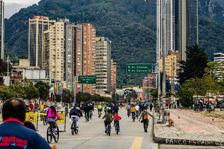 urban cycling in Bogotá