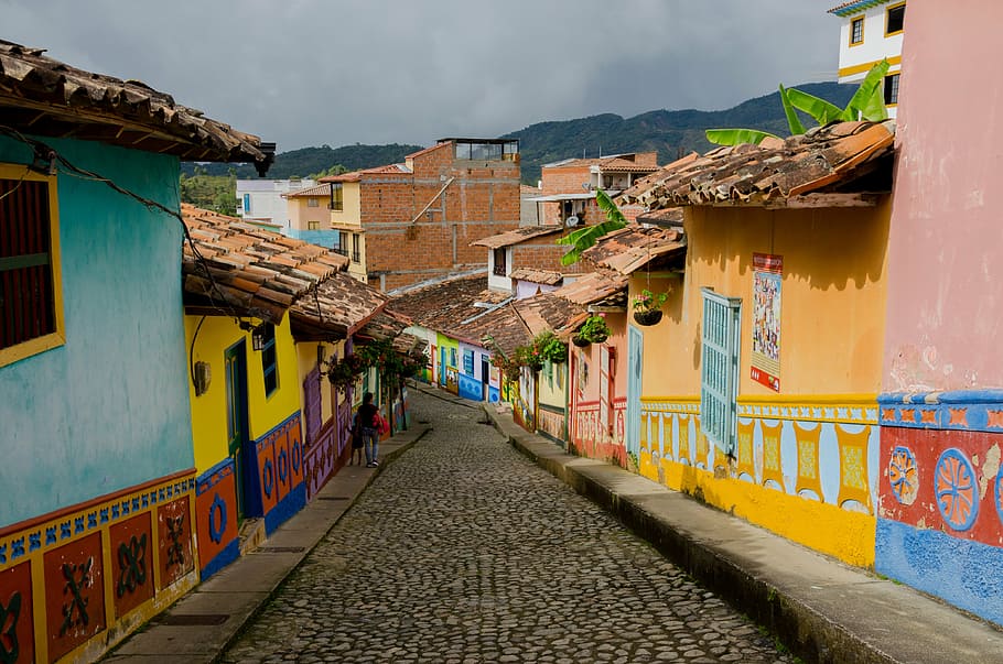 Know the history of Guatape and Piedra El Peñol