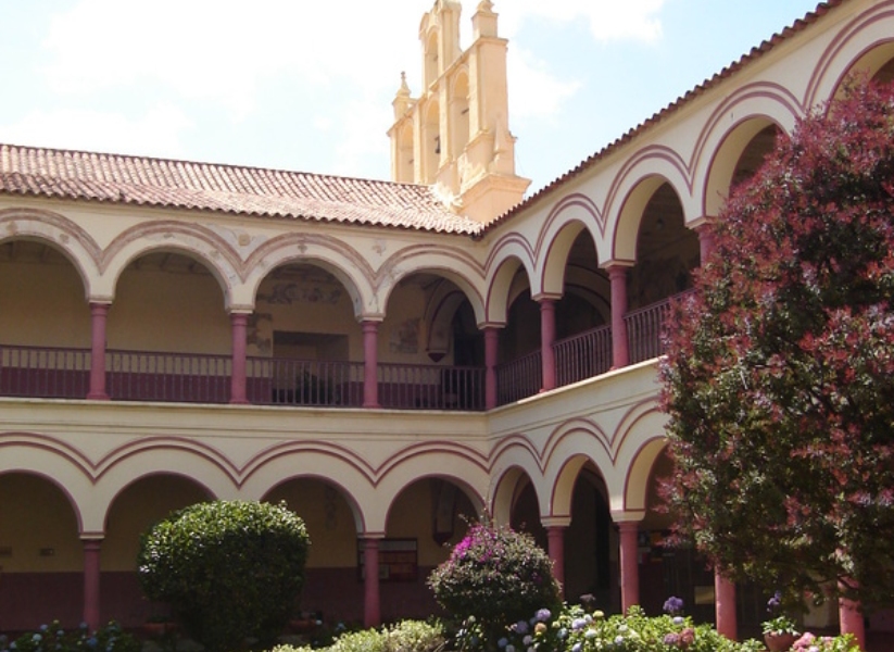 Jardines interiores del convento, Tunja, Colombia.