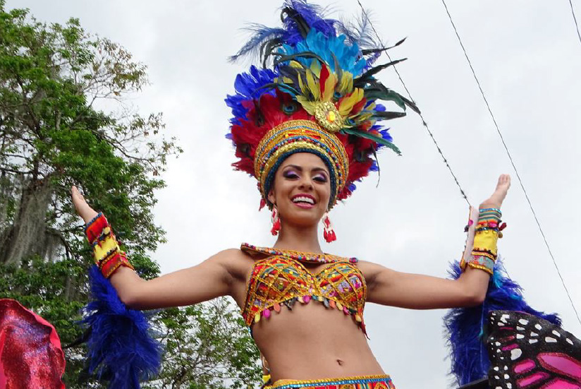 Desfile de las candidatas al Reinado Nacional del Café, Calarcá, Quindío, Colombia.