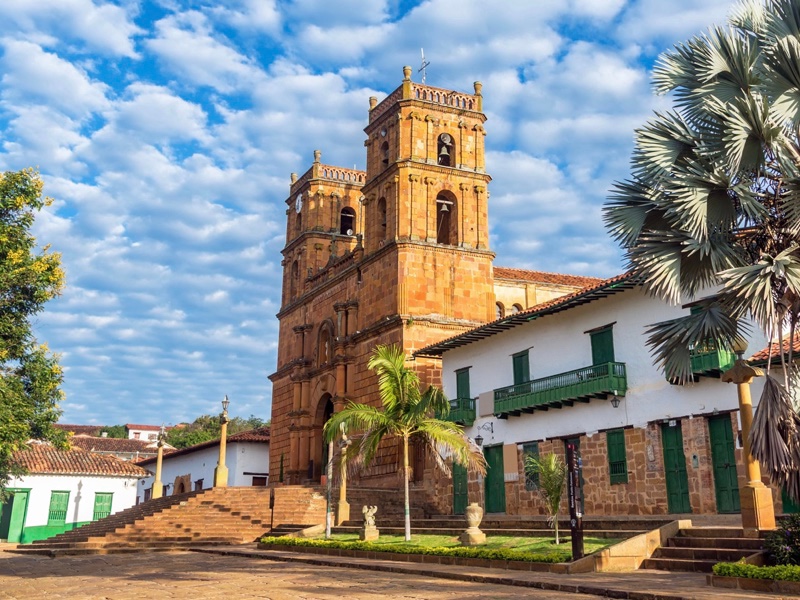 A Catedral da Imaculada Conceição em Barichara, um lugar que você pode conhecer após a Casa del Libro.