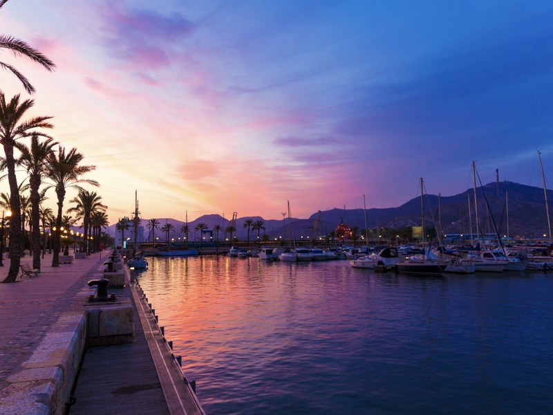 En Cartagena de Indias puedes disfrutar de actividades náuticas y vivir una experiencia de lujo.