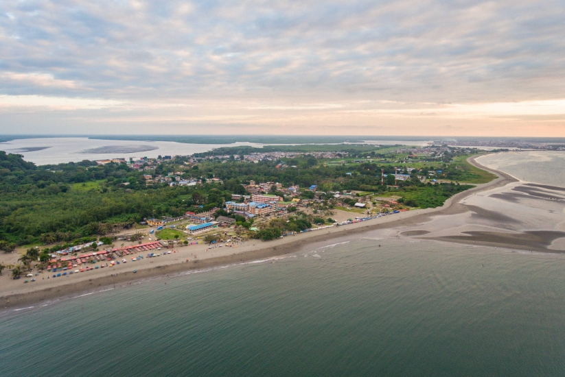 Panorámica de las playas de Tumaco, Colombia.