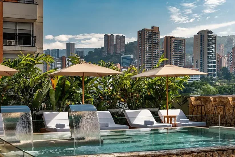Piscina del hotel El Cielo 