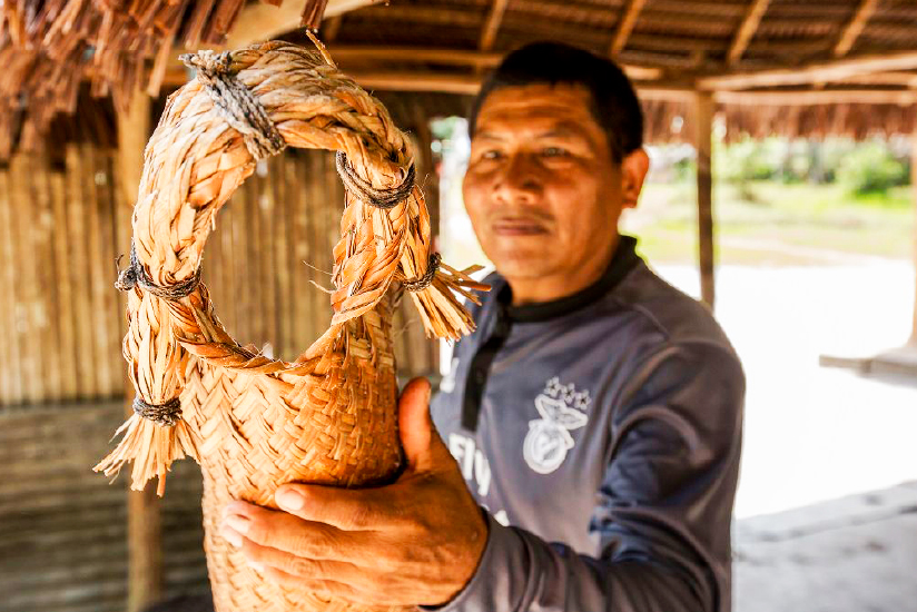 The Puinave and Curripaco are the most predominant indigenous peoples in Inírida, with many of them dedicated to crafting artisanal goods.