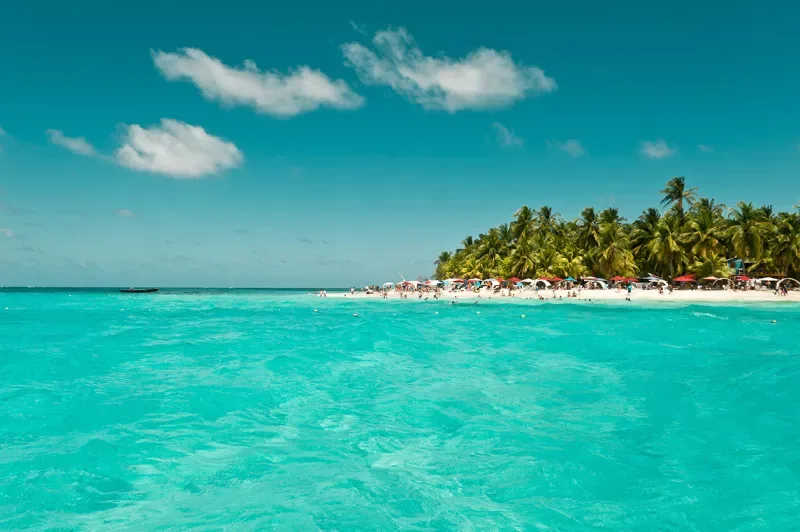 Vista parcial de Jhony Cay en San Andrés Colombia, hace parte del proyecto Banderas azules en Colombia