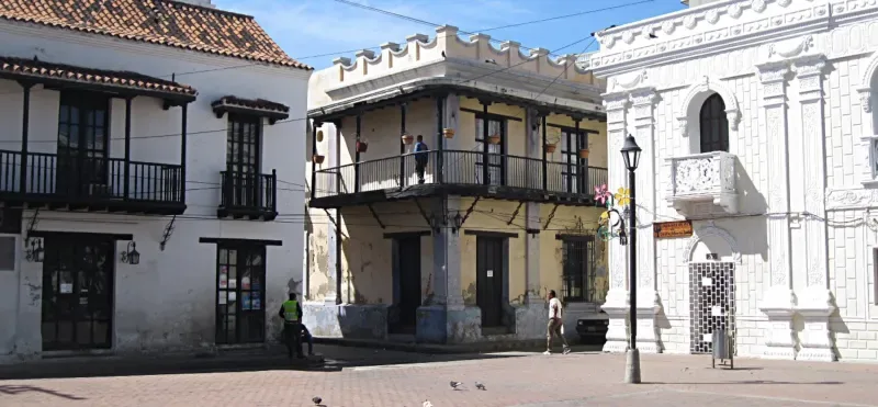 Fachada de la Casa de Madame Augustine en Santa Marta, Colombia.