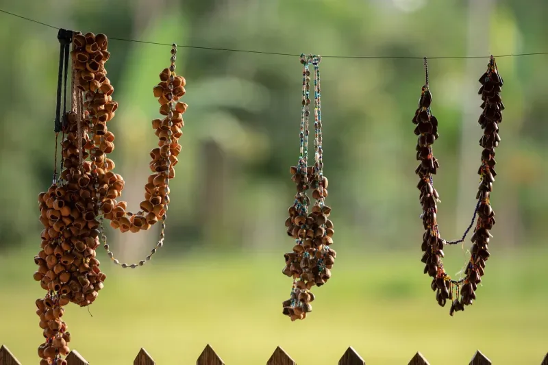 artesanías hechas por indígenas de la Sierra Nevada de Santa Marta