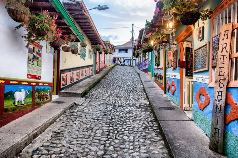 Las calles empedradas de Guatapé