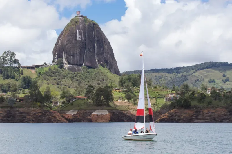 La piedra del Peñol en Guatapé Antioquia Colombia