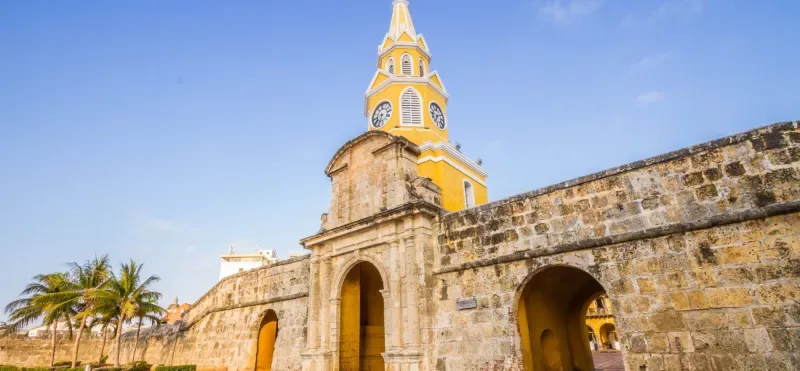 Vista de la Torre del Reloj, uno de los monumentos más emblemáticos de Cartagena.