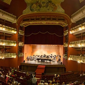 Detrás de cámaras de una gran convención.