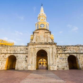 Foto  Puerta y la Torre del Reloj