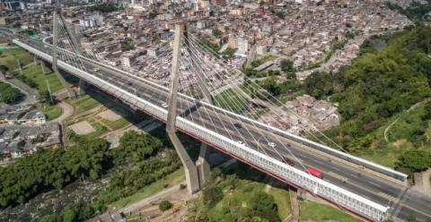 Autobrücke in Pereira, Kolumbien