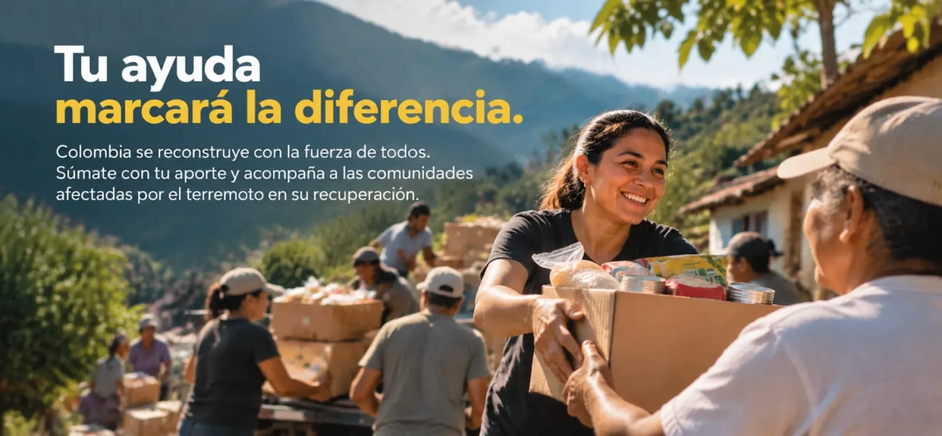 Grupo de personas cargando cajas de donación